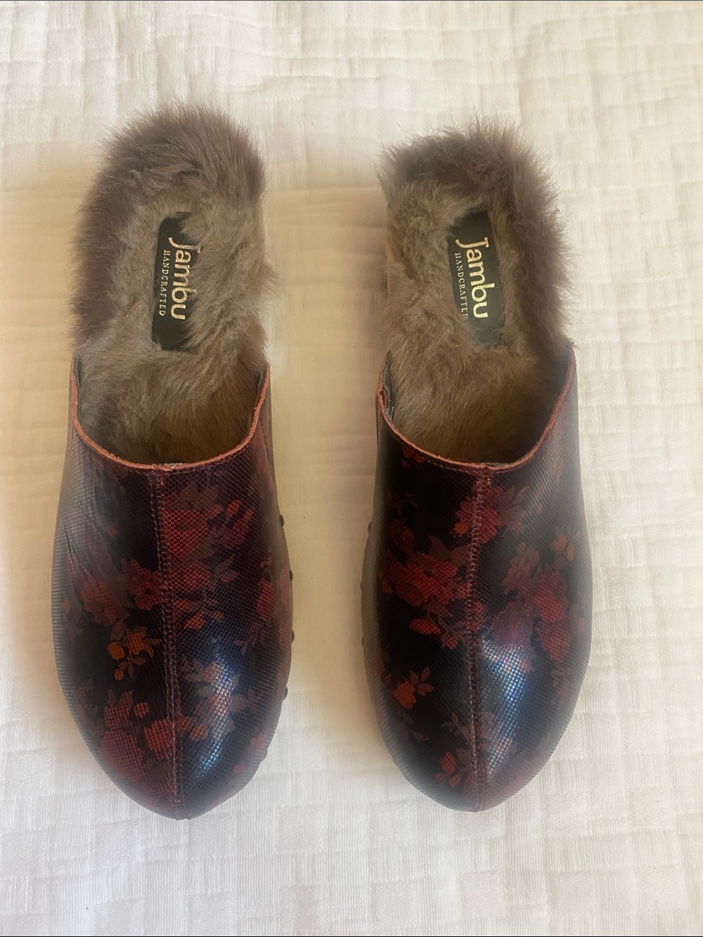 JAMBU Women's Burgundy Floral Faux Fur Lined Mules